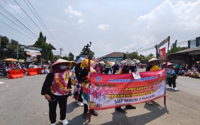 Semarak Kreativitas SMPN 2 Pangkah di Karnaval Pelajar Kabupaten Tegal