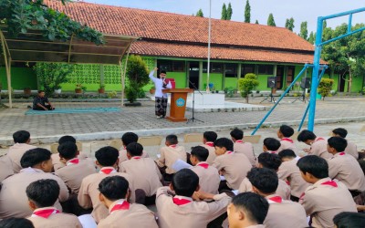 Membangun Karakter Mulia: Pelaksanaan Jumat Rohani di SMP Negeri 2 Pangkah