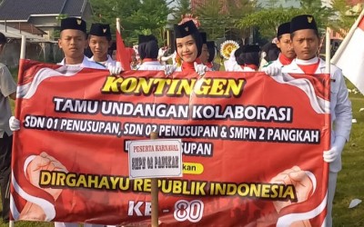 Meriahnya SMPN 2 Pangkah dalam Karnaval Desa Penusupan 2025